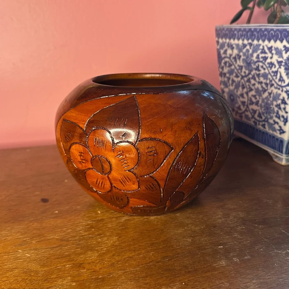 Vintage Hand Turned and Carved Wooden Floral Vase - Picture 7 of 7